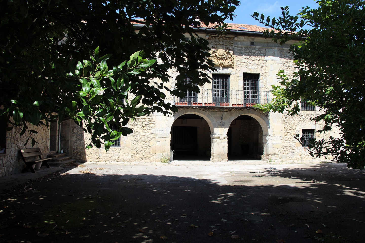 Torre-Palacio de los Castillo-Rusoto y Pedrajo o Liceo de San Juan de la Canal