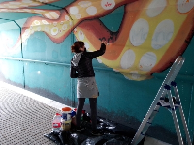 Sanciones  para cuatro grafiteros que realizaban pintadas en Santa Cruz de Bezana
