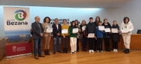 La Biblioteca Municipal de Santa Cruz de Bezana entrega los premios de su III Certamen de Poesía