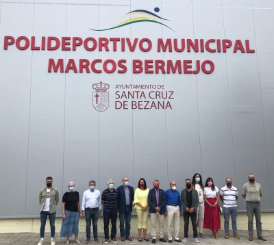 El Polideportivo Municipal de Bezana lleva, desde esta mañana, el nombre de Marcos Bermejo