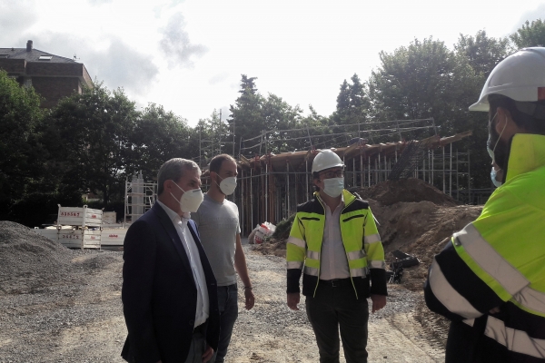 Las obras de remodelación del Parque Laura Nicholls, en Bezana, estarán terminadas a principios de agosto