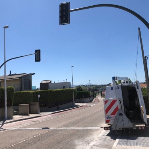 El Ayuntamiento mejora la accesibilidad en varios puntos del municipio, con la instalación de nuevos semáforos